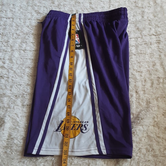 NBA MEN'S  LOS ANGELES LAKERS BASKETBALL SHORTS NWT - Picture 5 of 7